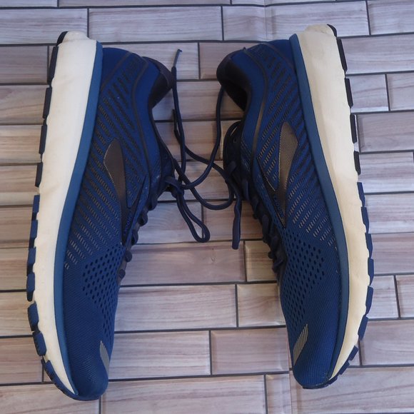 SIZE 14. BROOKS GOST 12 Men’s Athletic Running sneakers shoes. - Picture 9 of 16